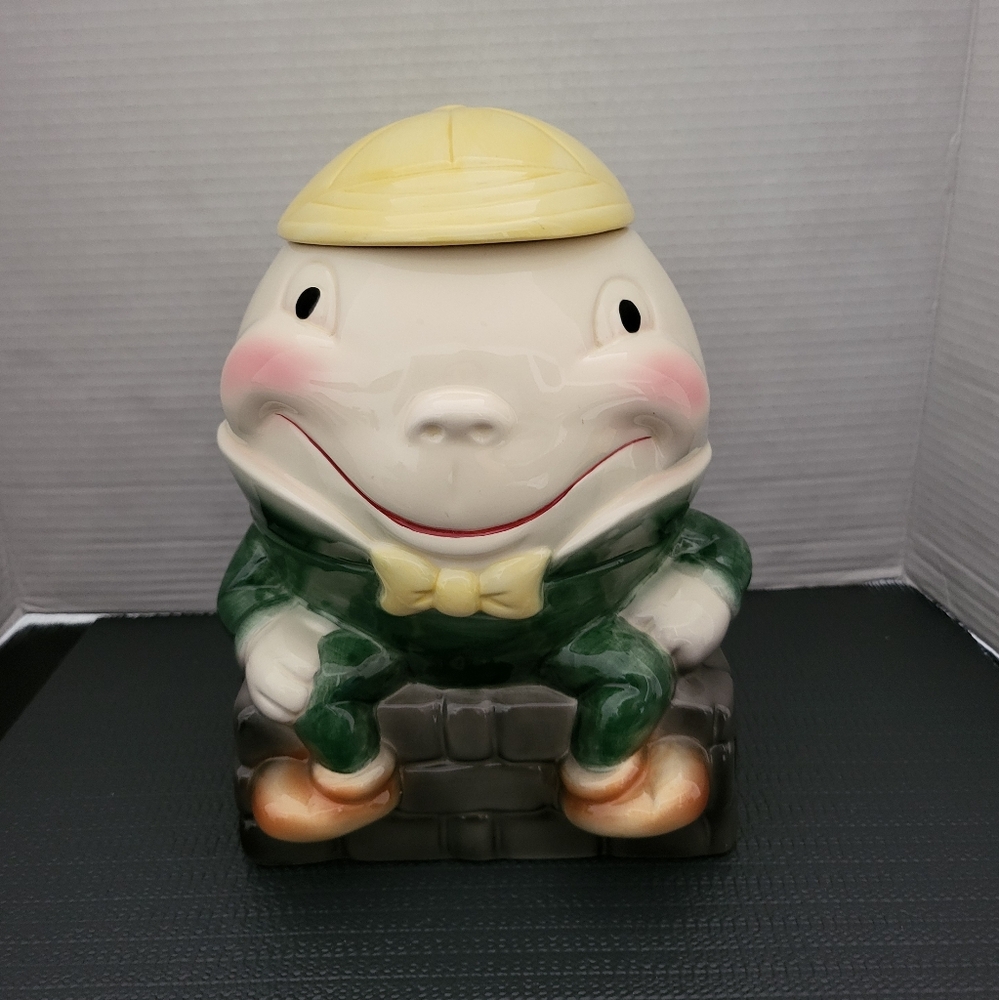 Vintage Brush Pottery Humpty Dumpty Cookie Jar W/8.